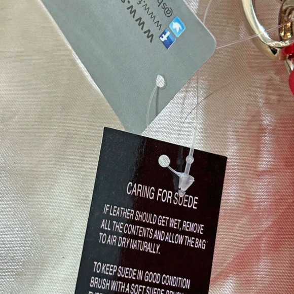 CROSSBODY, LEATHER, ANIMAL HAIR PRINT ON FLAP, RED, REMOVABLE/ADJUSTABLE BUCKLE - Picture 5 of 16